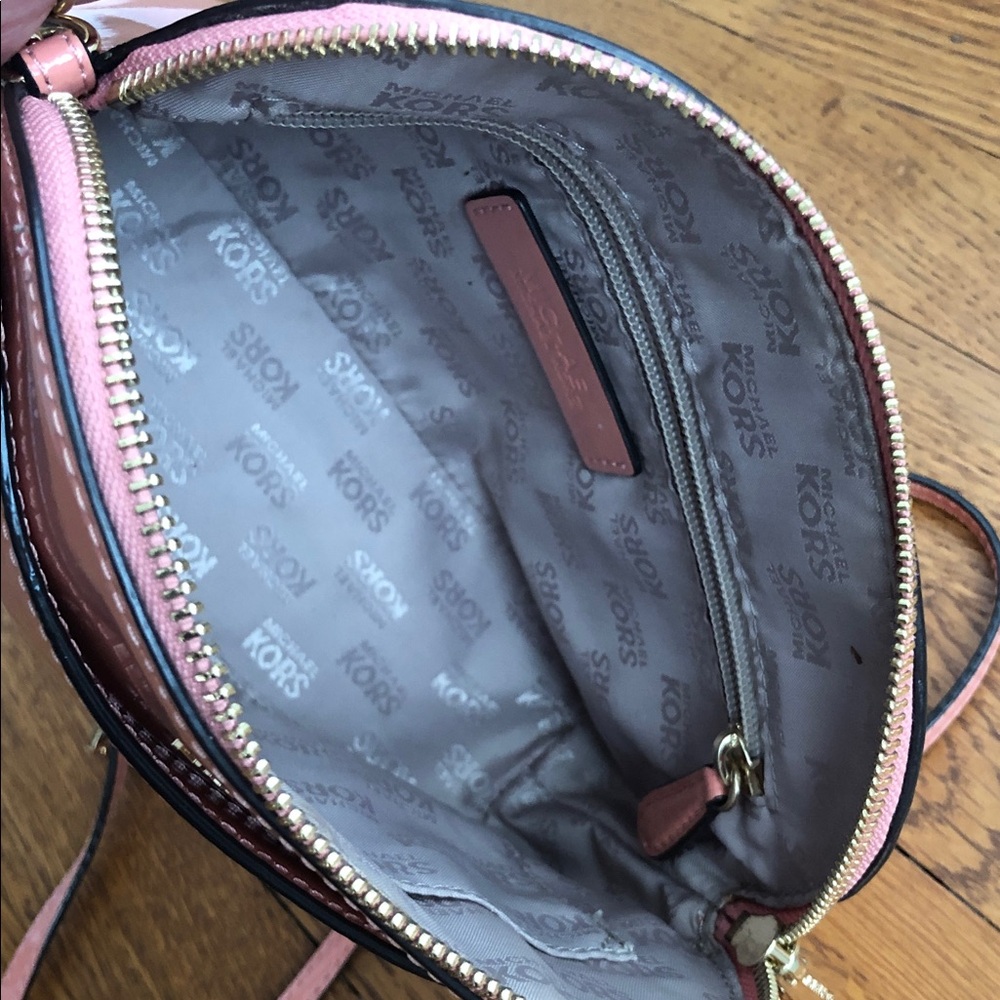 MICHAEL KORS Patent Leather Coral Crossbody, Excellent - Picture 9 of 12